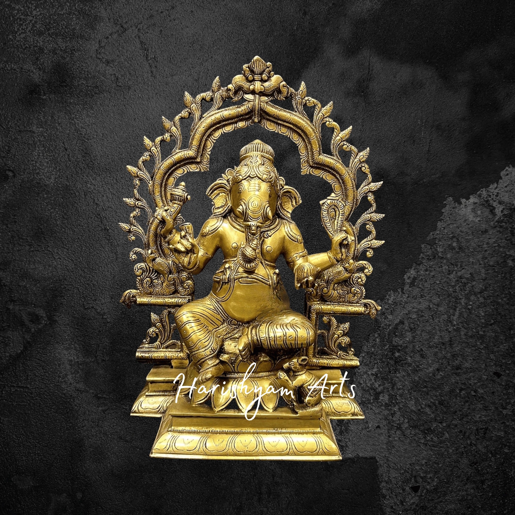 16" Laxmi Ganesh Idol in Pure Brass with Divine Carvings1