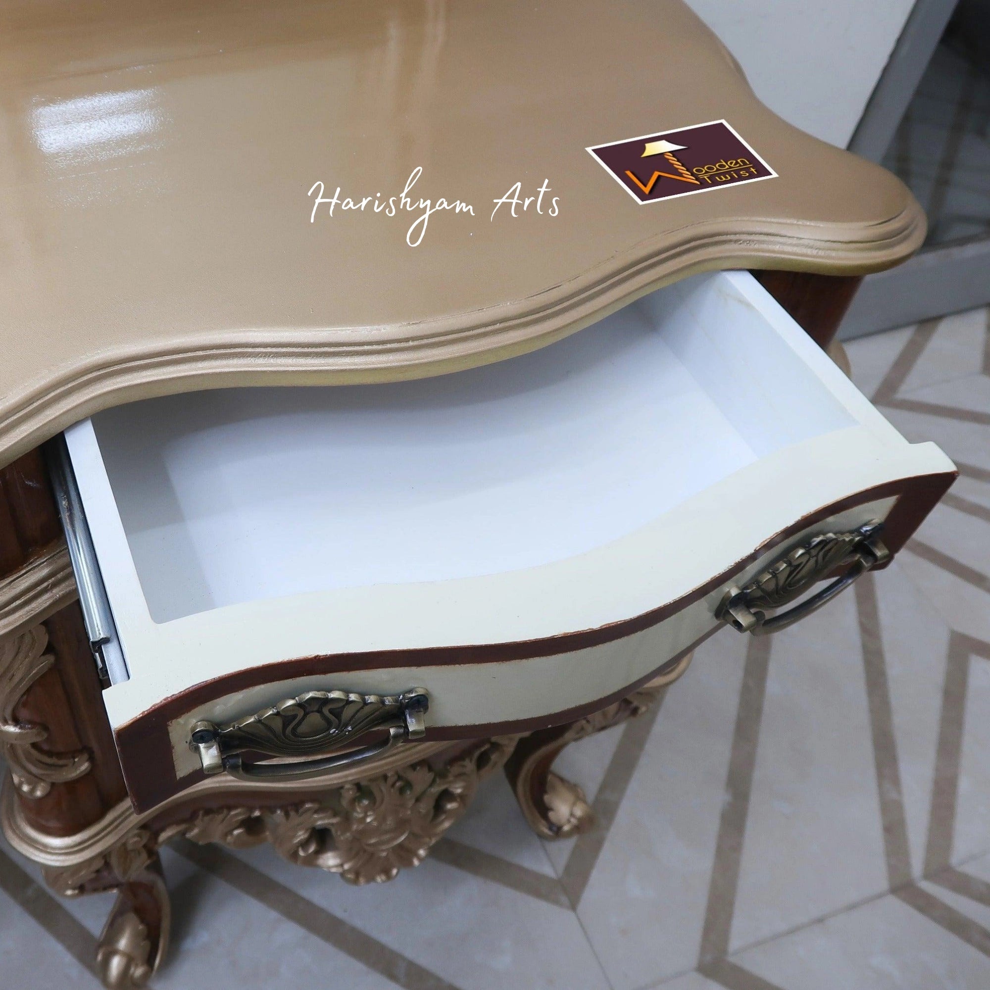 Baroque-Inspired Luxury Dressing Table with Ornate Mirror5
