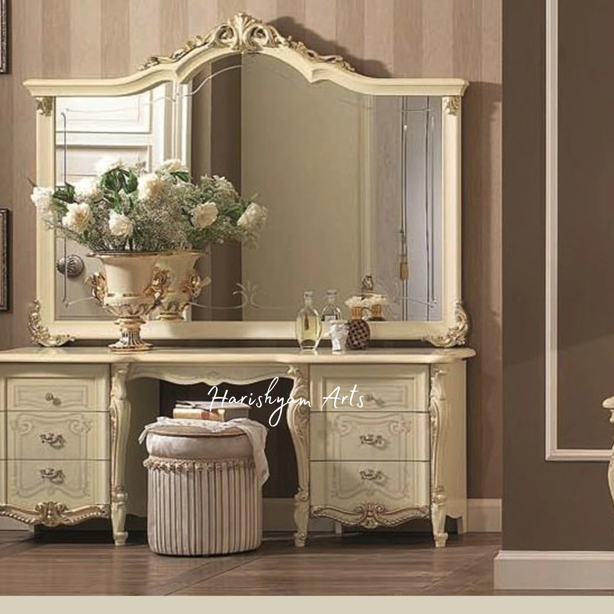 Classic George-Style Carved Vanity Dressing Table