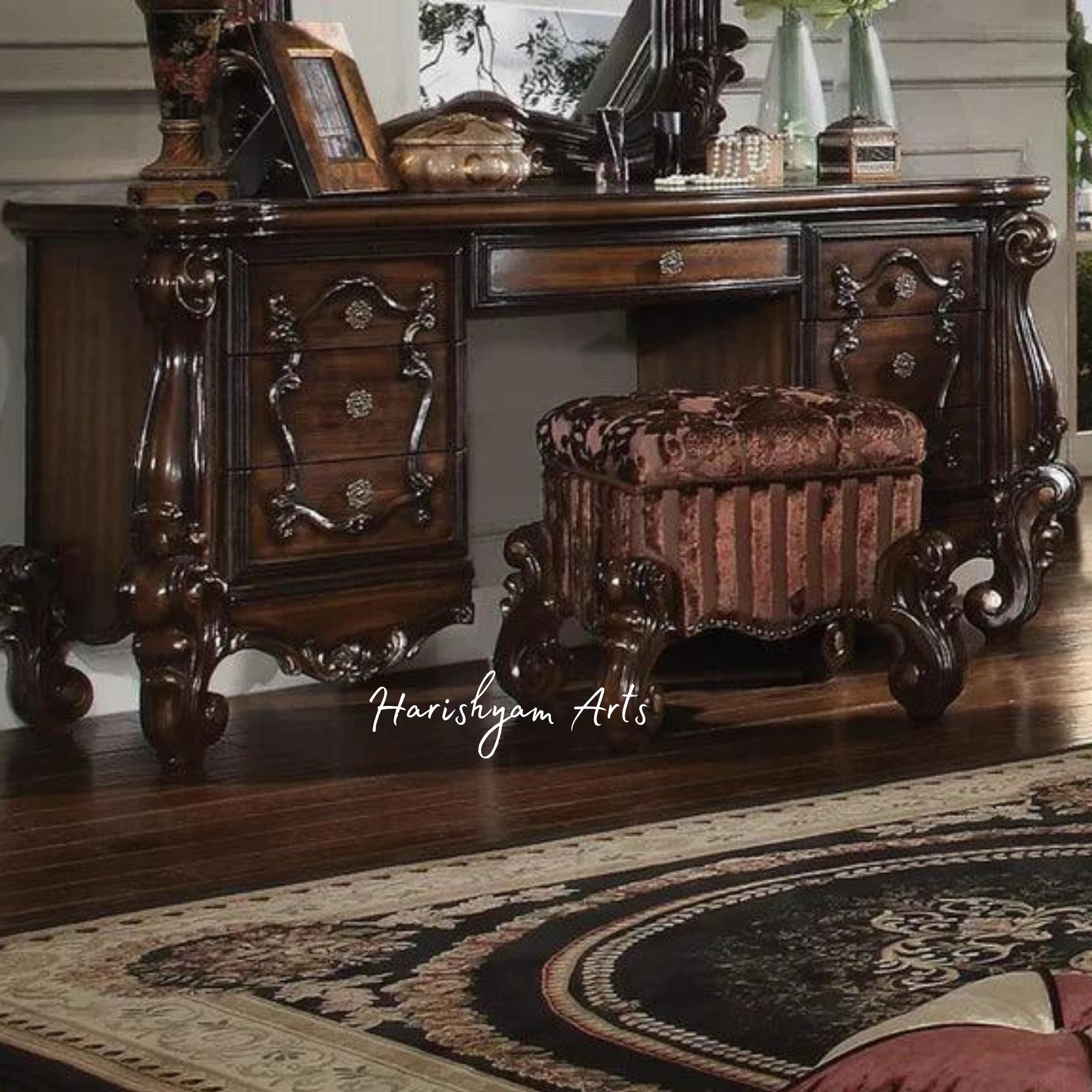 Elegant Drepster Hand-Carved Wooden Vanity Table with Mirror1