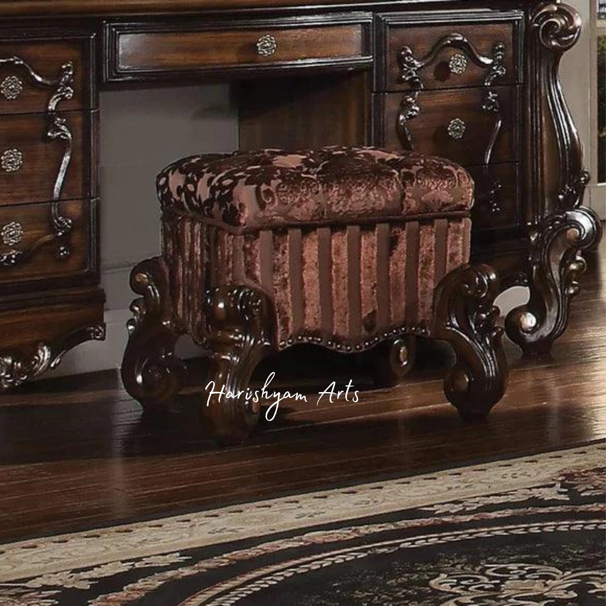 Elegant Drepster Hand-Carved Wooden Vanity Table with Mirror3