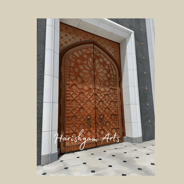 Grand Islamic Jali Door – Ornate Arched Main Entrance with Floral Latticework, Handcrafted Mughal Style Wooden Door
