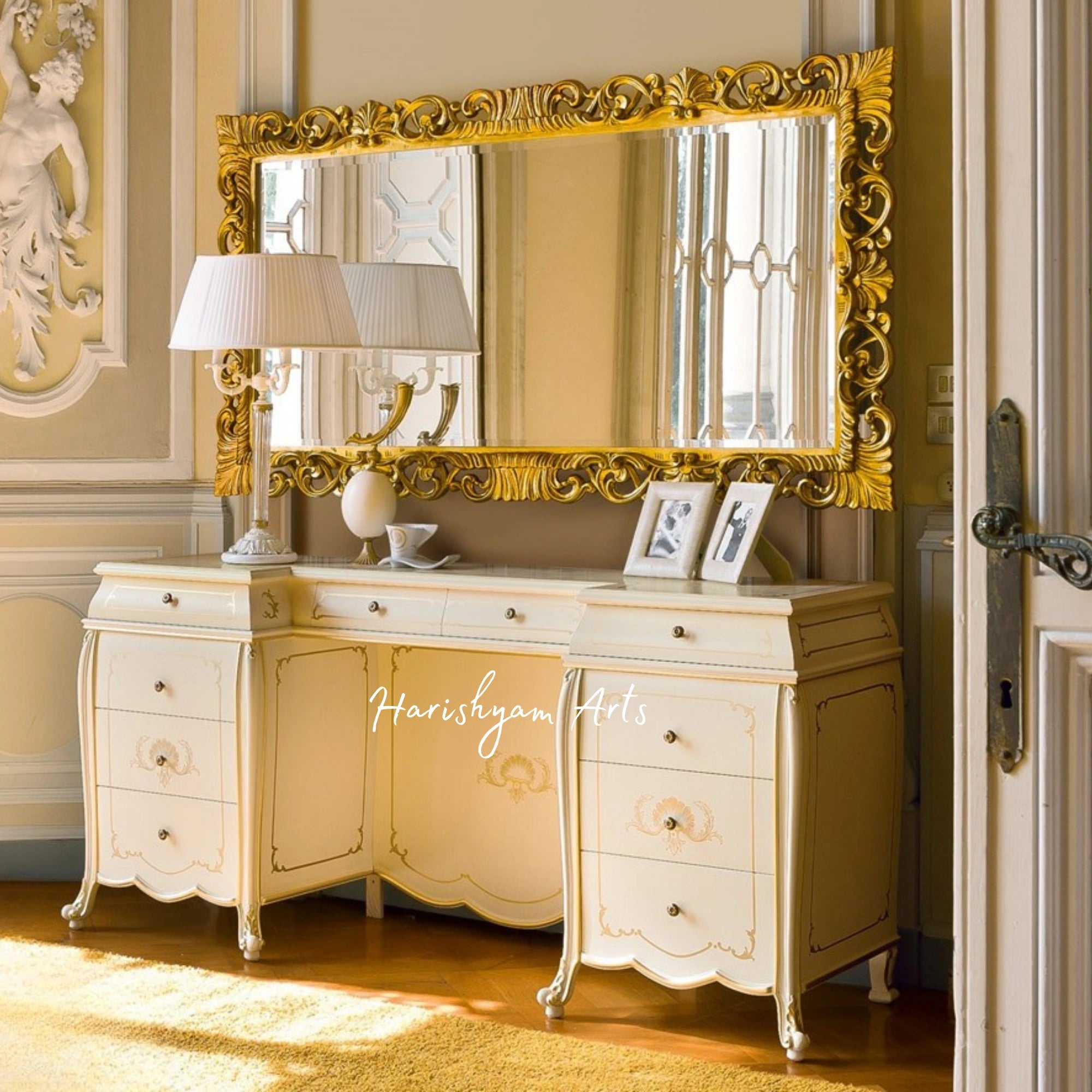 Traditional Classic Dressing Table and Mirror Set