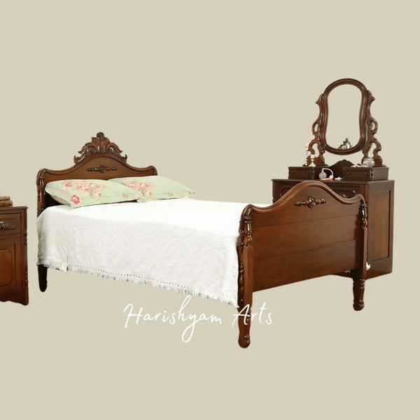 Antique Heritage Bedroom Set Elegant Carved Wooden Bed with Matching Furniture
