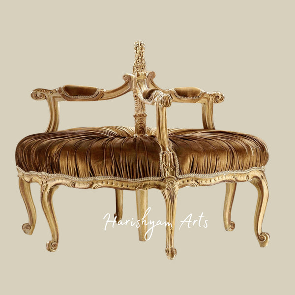 Classic Royal Centerpiece Chair with Plush Velvet Cushioning