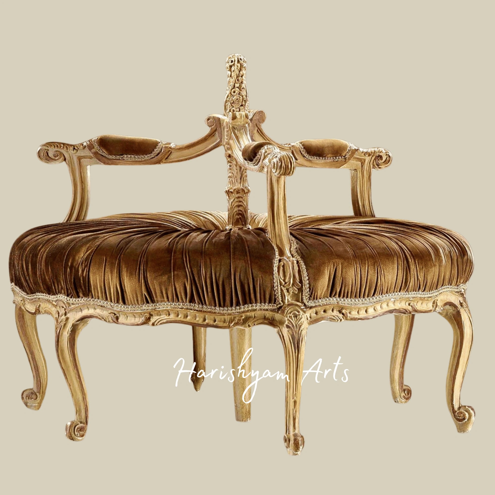 Classic Royal Centerpiece Chair with Plush Velvet Cushioning2