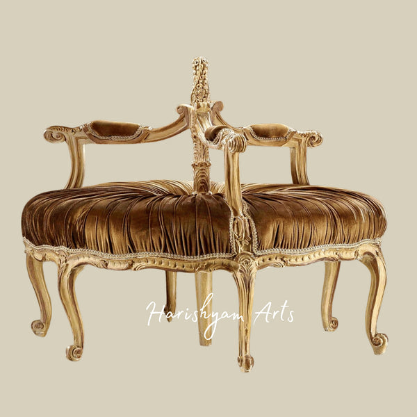Classic Royal Centerpiece Chair with Plush Velvet Cushioning