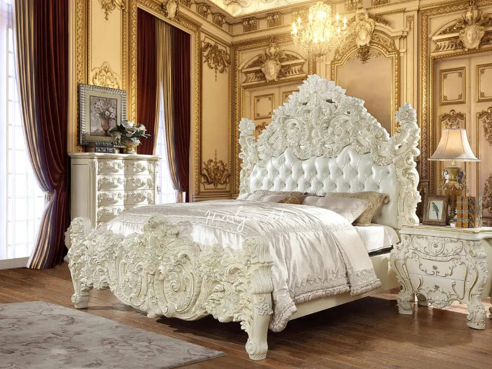 Elegant White Lacquer 3-Piece King Bedroom Collection