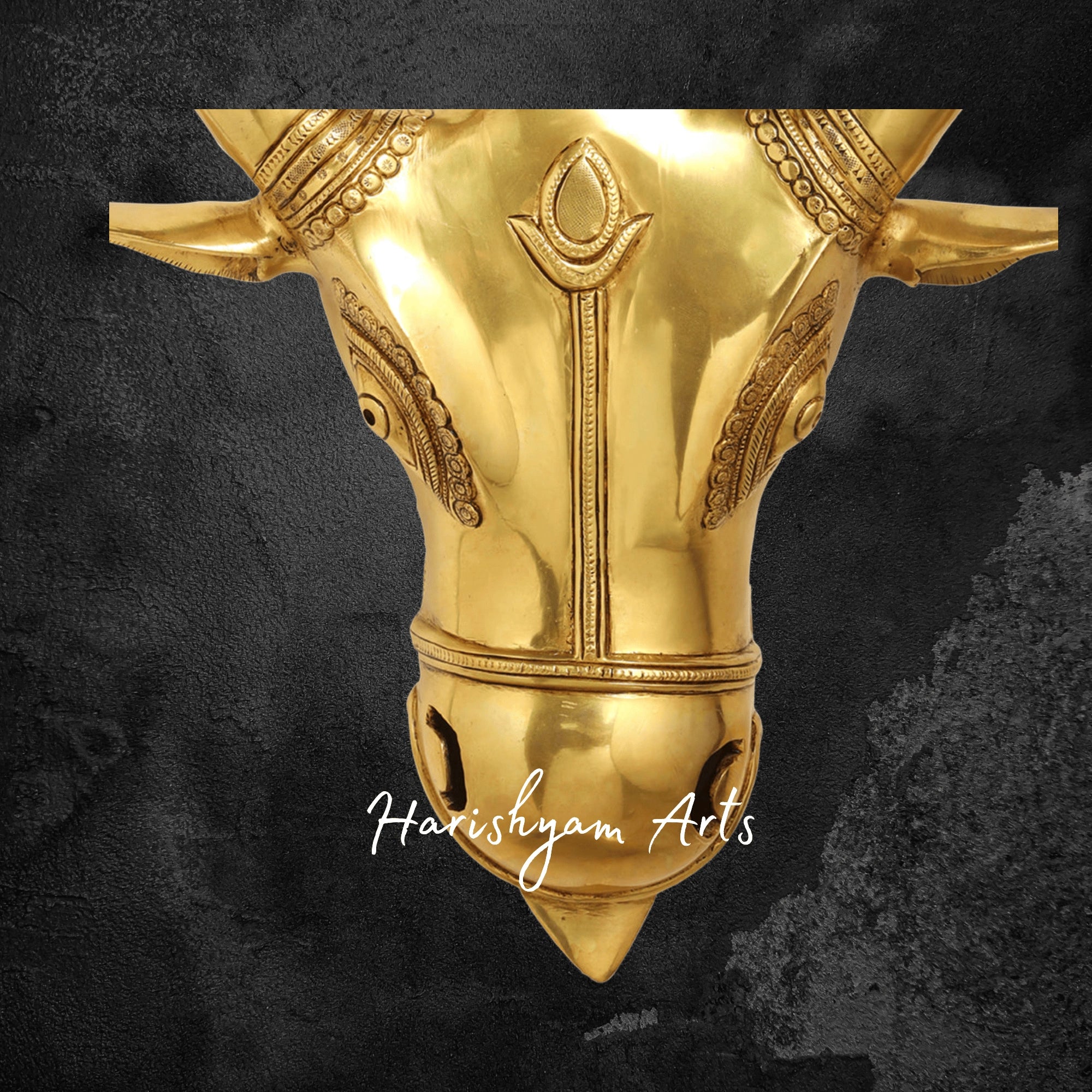 Handcrafted Brass Bull Head Wall Art for Rustic Interiors