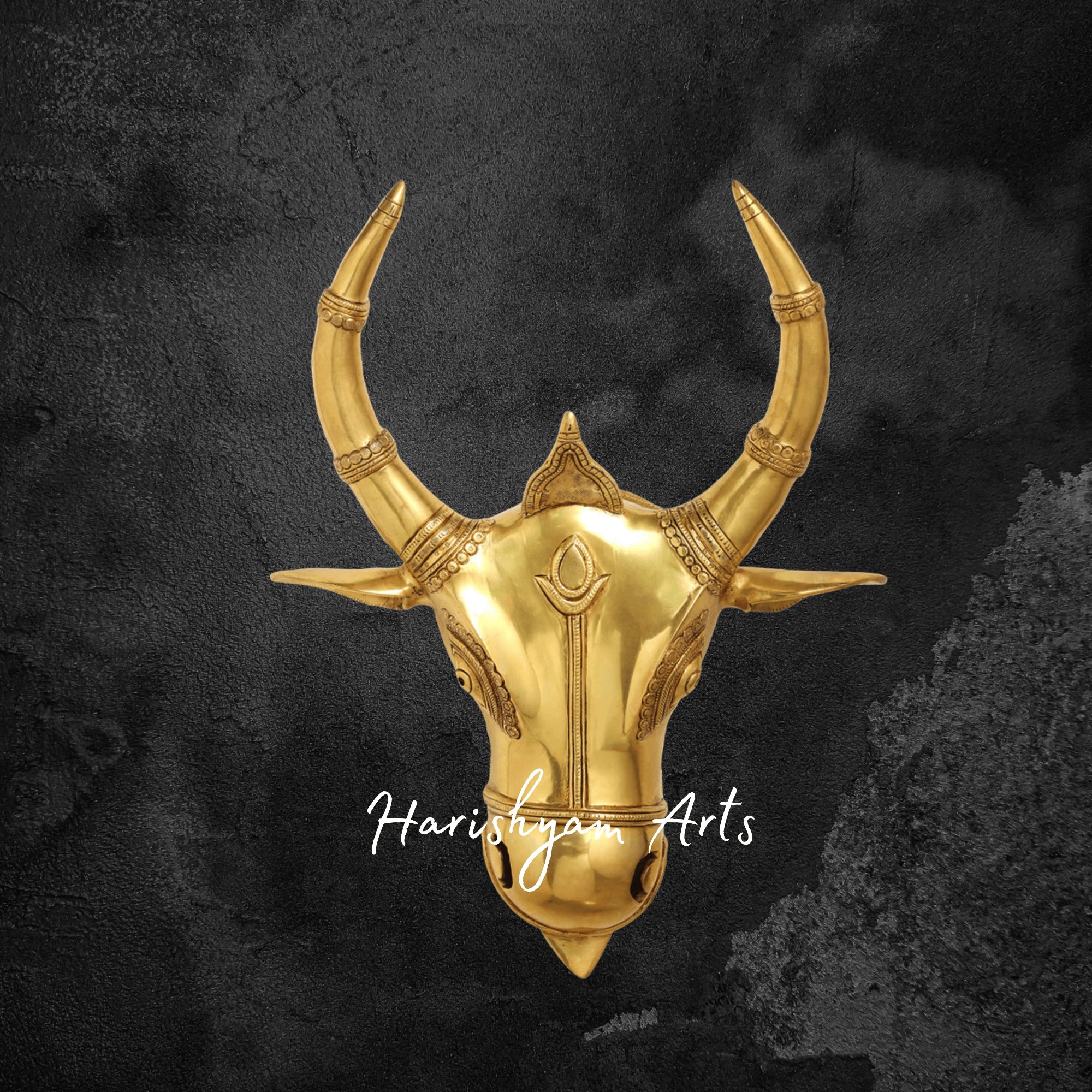 Handcrafted Brass Bull Head Wall Art for Rustic Interiors