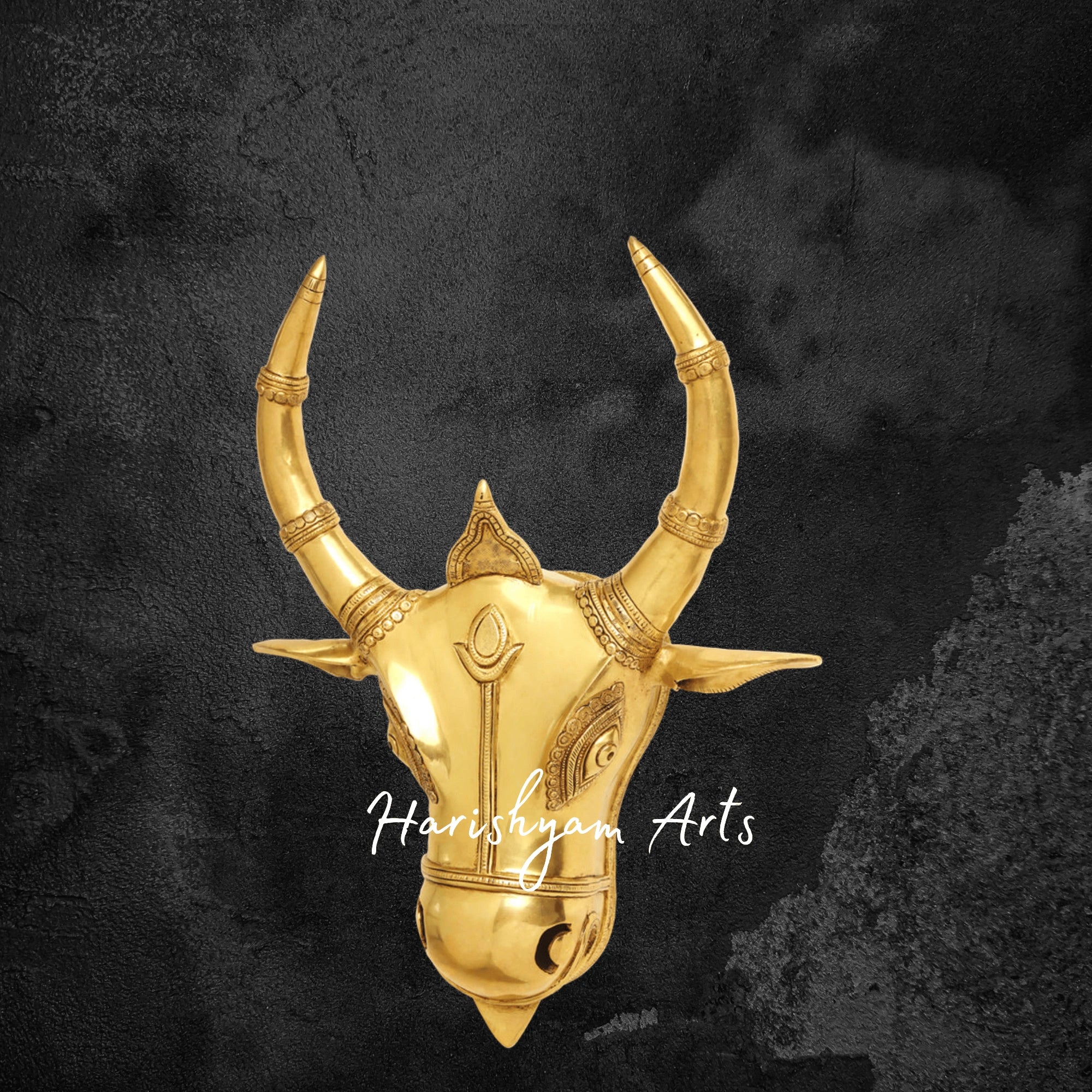 Handcrafted Brass Bull Head Wall Art for Rustic Interiors