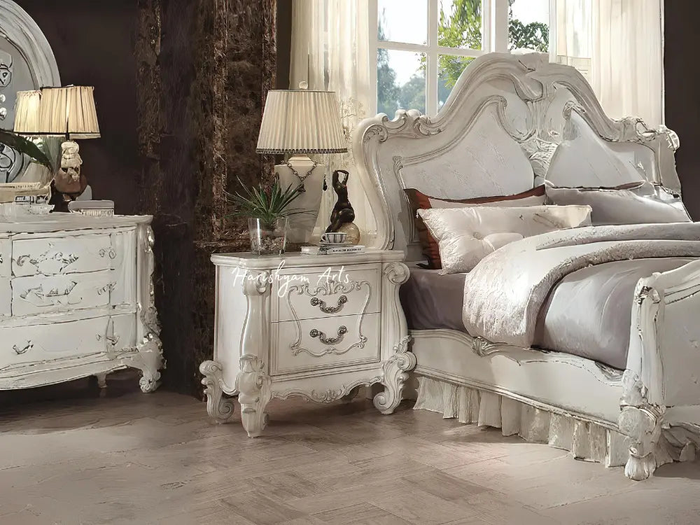 Ivory Splendor 3-Piece Queen Bedroom Ensemble